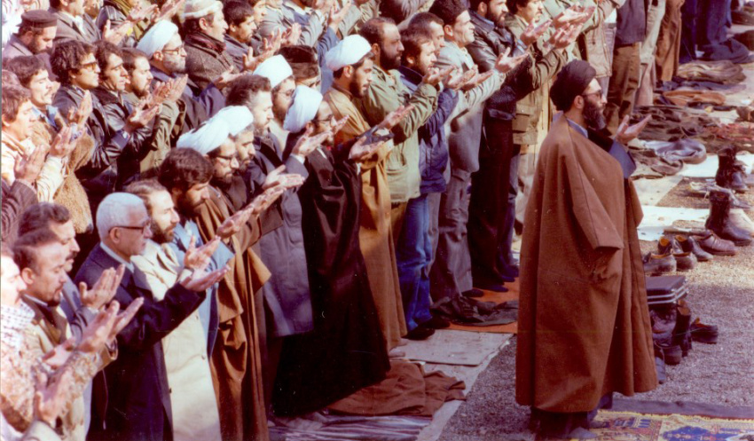 آیت‌الله خامنه‌ای،سحابی،یزدی و صباغیان در نماز جمعه تهران